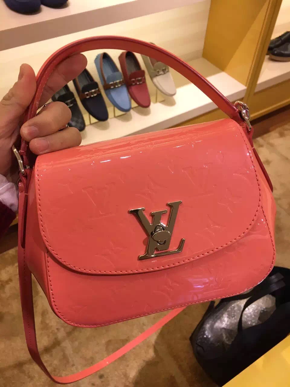 Louis Vuitton Pasadena Vernis Bag M90949 Poppy